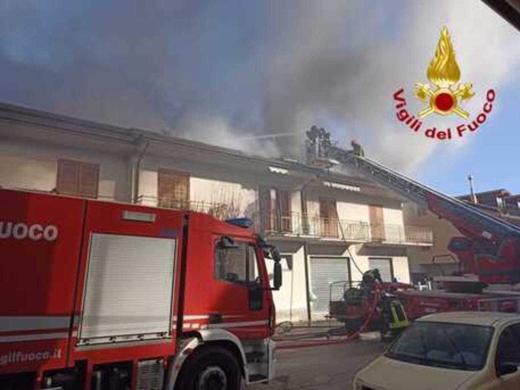 incendio avellinese evacuate famiglie