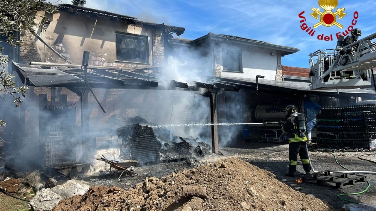 incendio montefalcione oggi