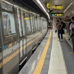 napoli molesta passeggeri metro