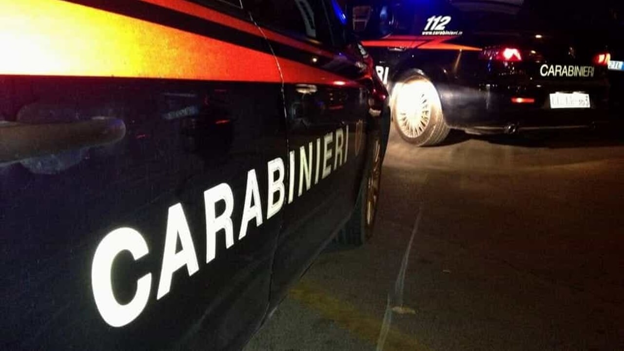 lite fuorigrotta colpisce carabiniere gomitata 12 marzo