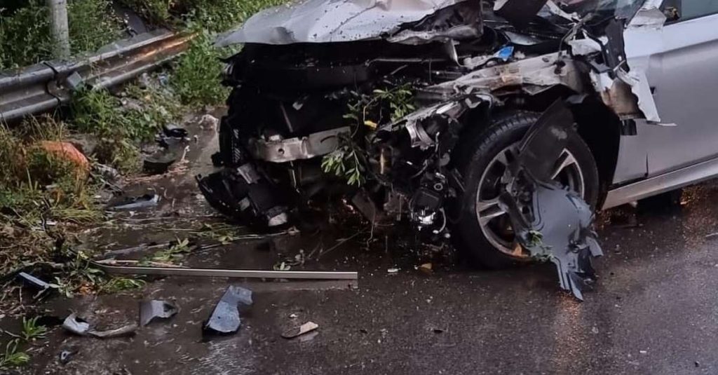 eboli auto contro guardrail oggi 15 marzo