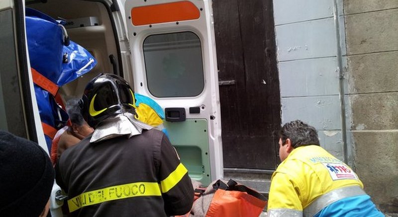 aversa operaio cade impalcatura morto