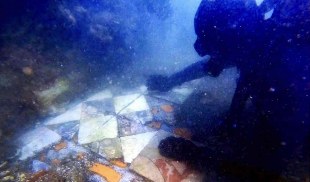 Bacoli trovato pavimento romano mare