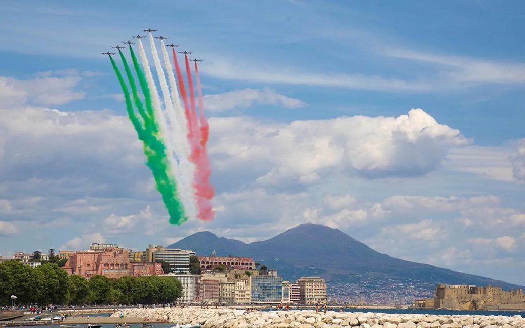 napoli-frecce-tricolori-oggi-5-aprile