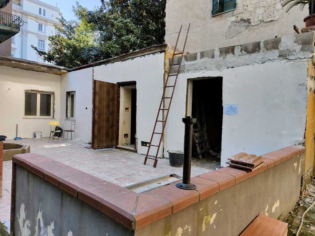 cantiere edile abusivo napoli