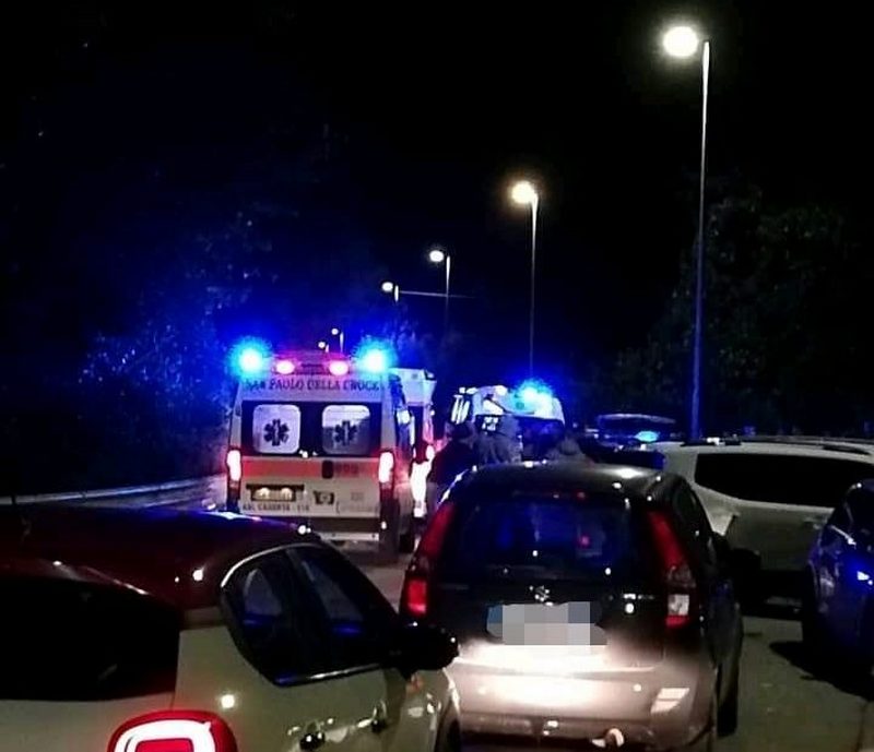 incidente auto aversa oggi 17 aprile