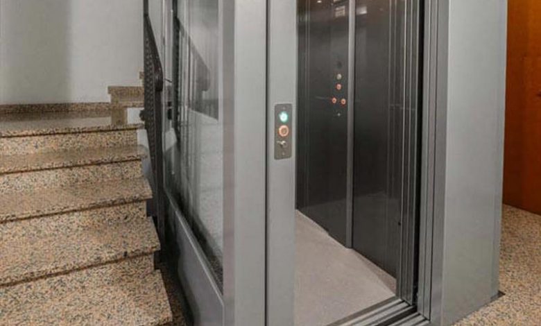 savona tenta entrare casa ascensore caduta