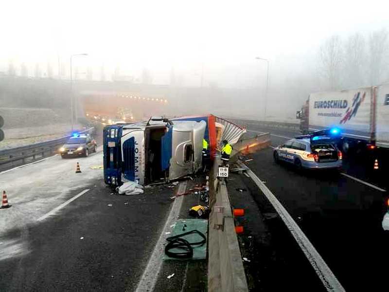 camion perde carico tangenziale napoli