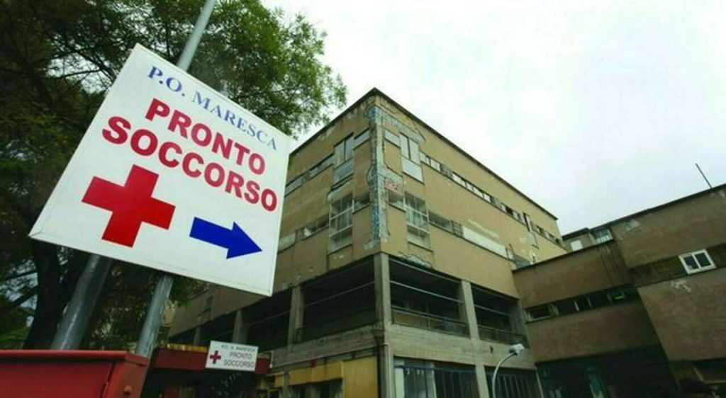 torre greco danneggia pronto soccorso denunciato