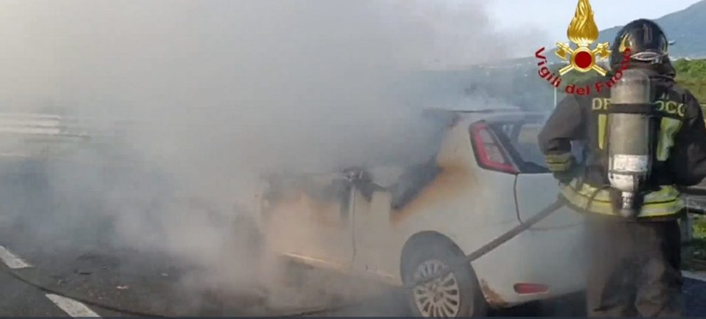 incendio auto autostrada a30 palma campania