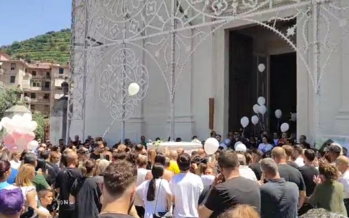 gragnano funerali serena bambina morta