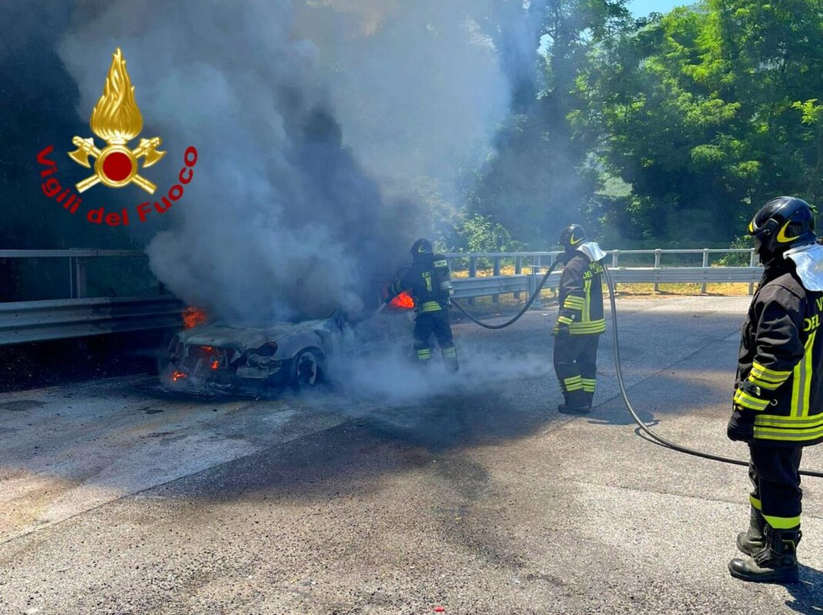 monteforte irpino incendio auto autostrada A16