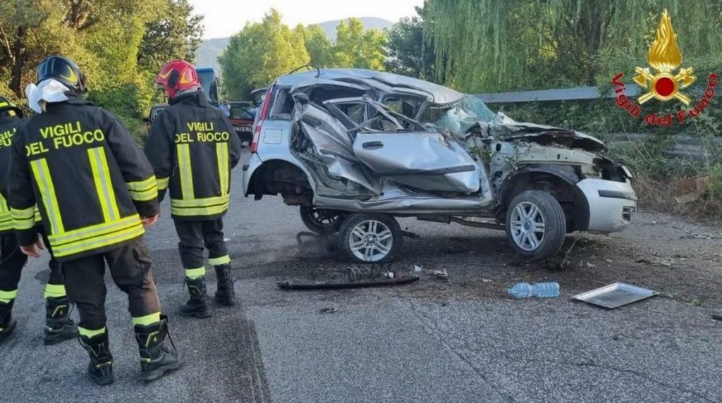 caserta auto contro trattore 10 luglio