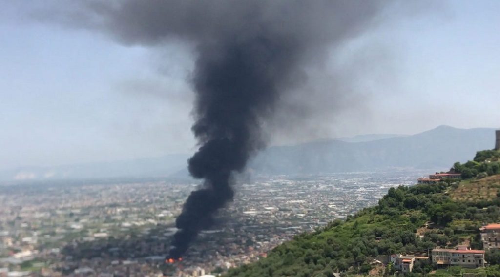 sant'antonio abate incendio fabbrica conserve