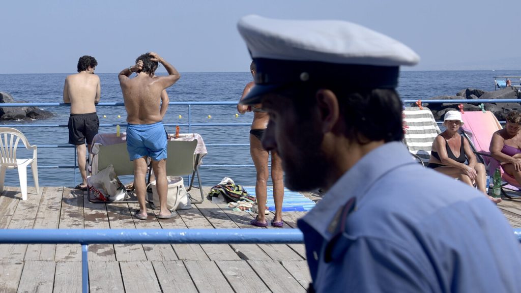 Bagnino accoltellato a Marechiaro, fermato il minore: "Solo ora capisco il guaio che ho fatto"