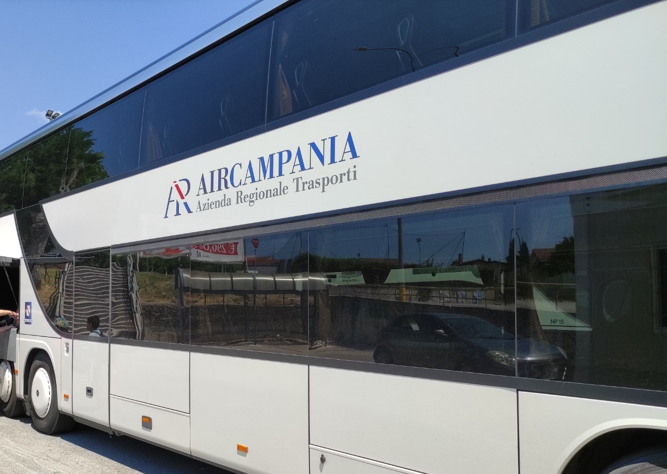 avellino passeggero bus sfila chiavi cruscotto autostrada a16