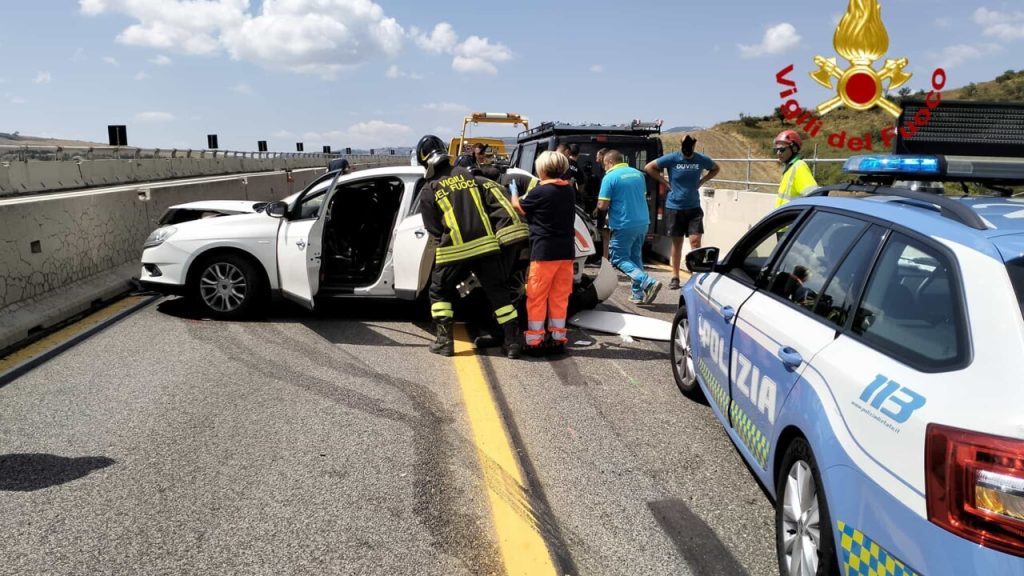 incidente autostrada a16 napoli canosa oggi 17 agosto