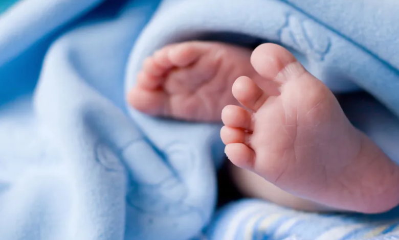 Lecco neonato morto cesareo autopsia