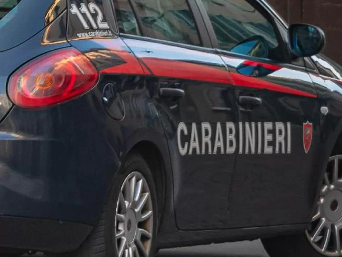 cuneo uccide padre coltellate