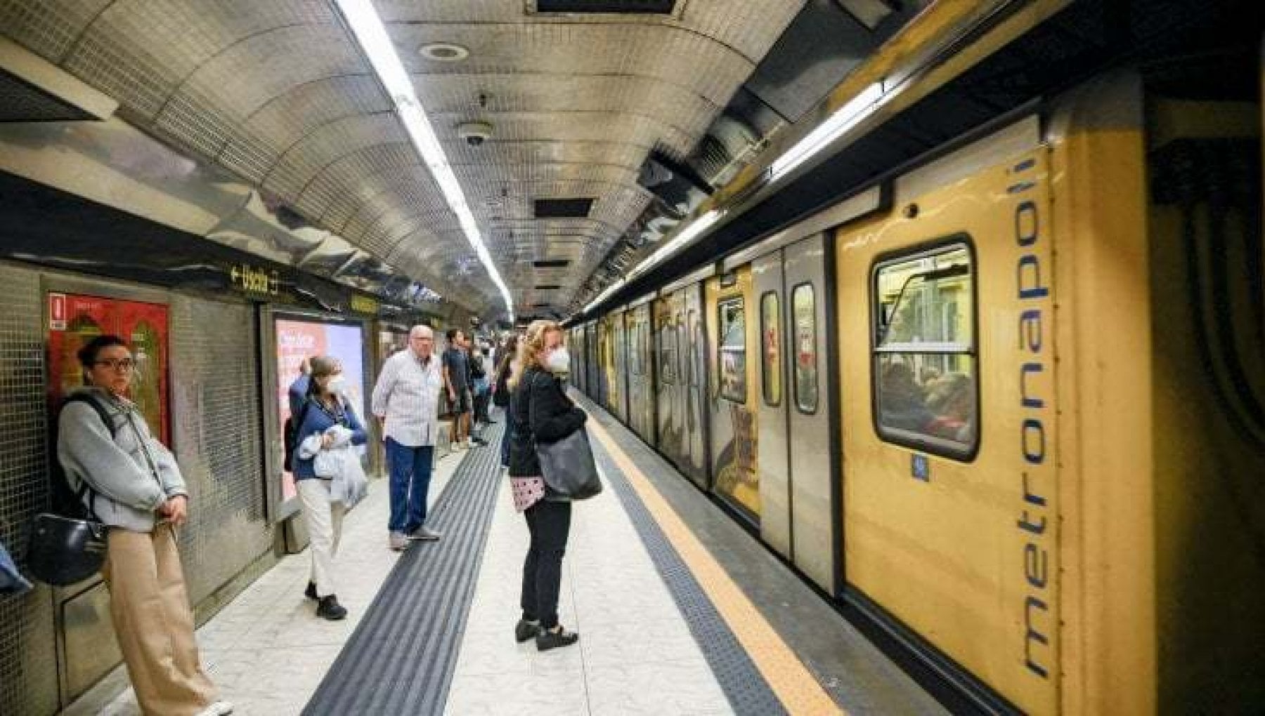 napoli metro rubati cavi rame