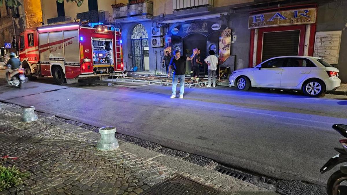 incendio bar castellammare di stabia 6 settembre