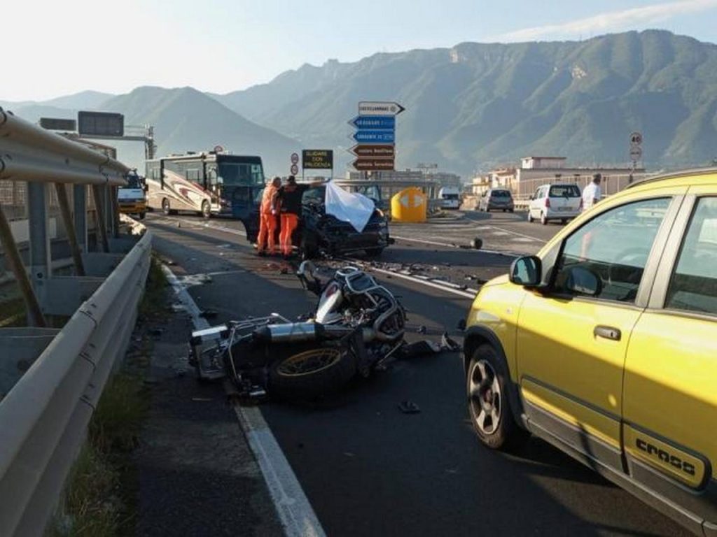 incidente-sorrentina-morto-ferito-castellammare