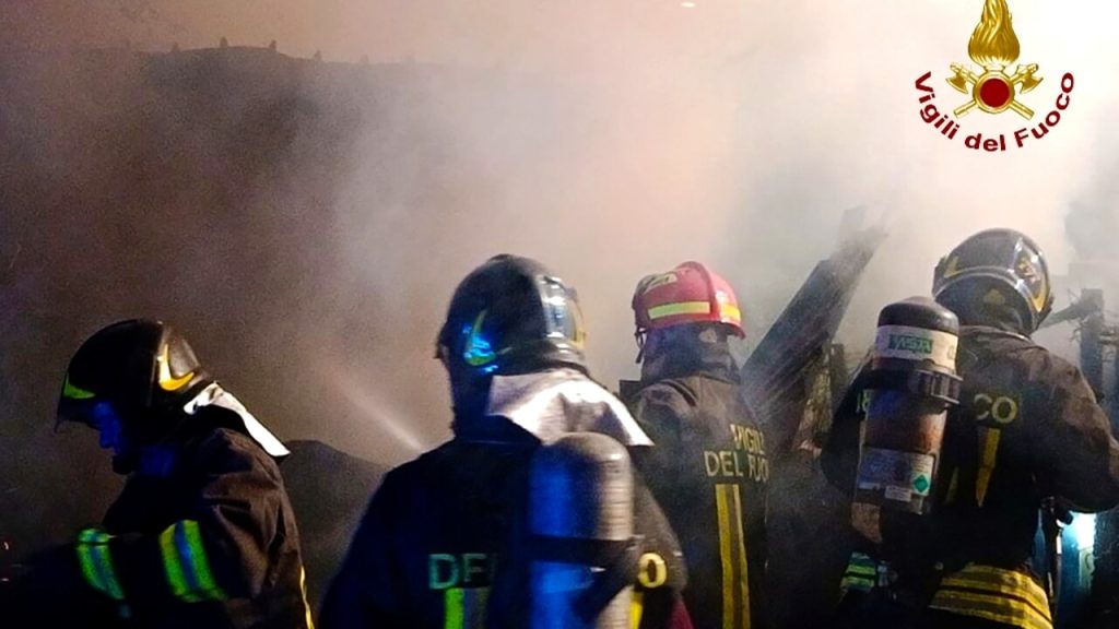 montoro incendio baracca esplosione bombola gpl