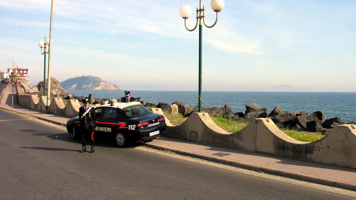 sparato gambe pozzuoli fermo oggi 3 settembre