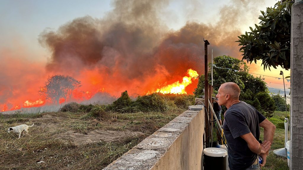 incendio pozzuoli oggi 5 settembre