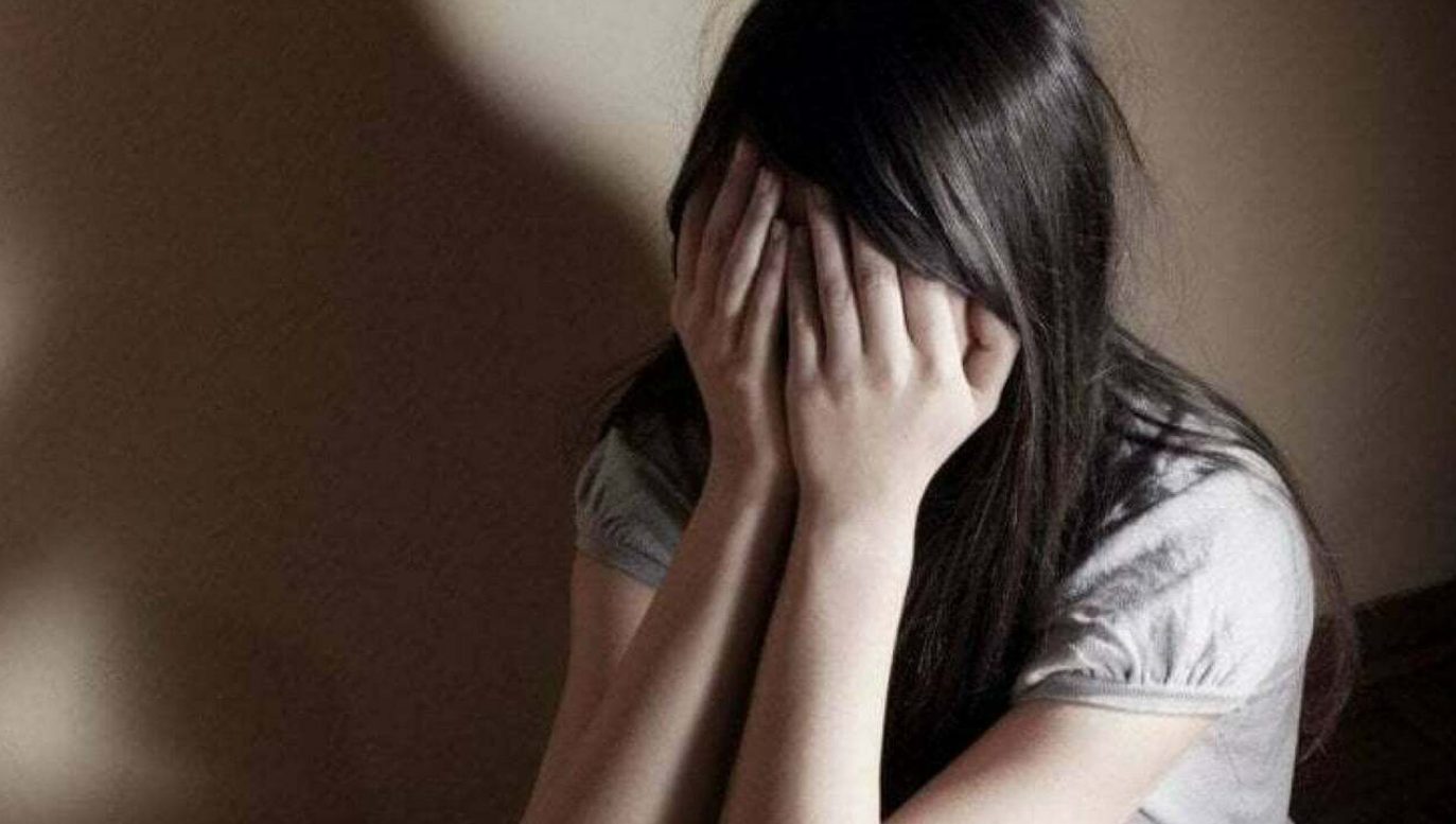 Napoli violenza sessuale figlia disabile