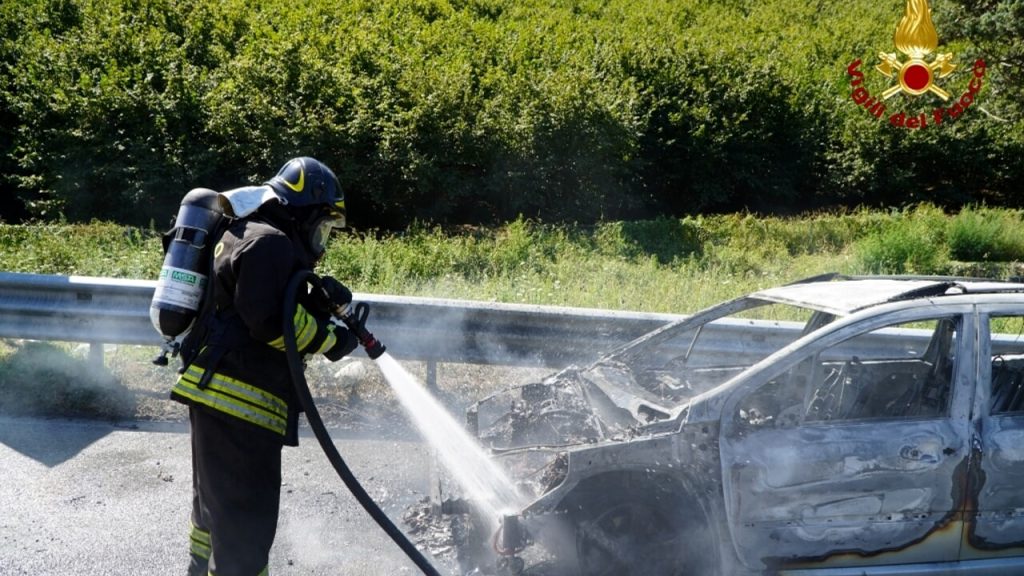 monteforte irpino incendio auto autostrada 1 settembre