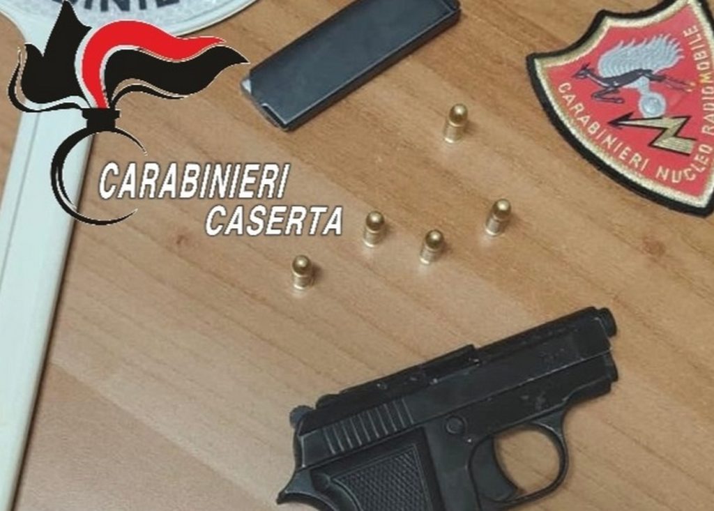 casal-principe-arrestato-pistola-mutande