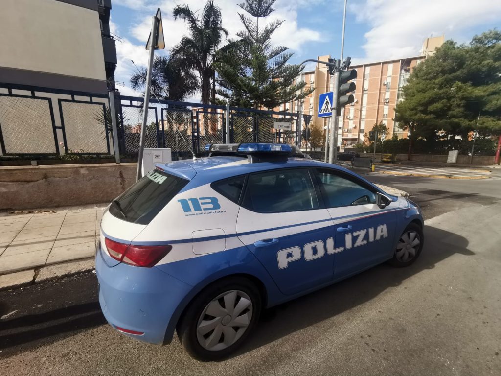 napoli accoltellato palestra scuola