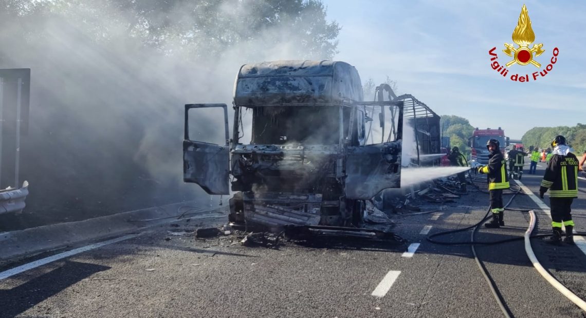 Incendio Caianello autotreno