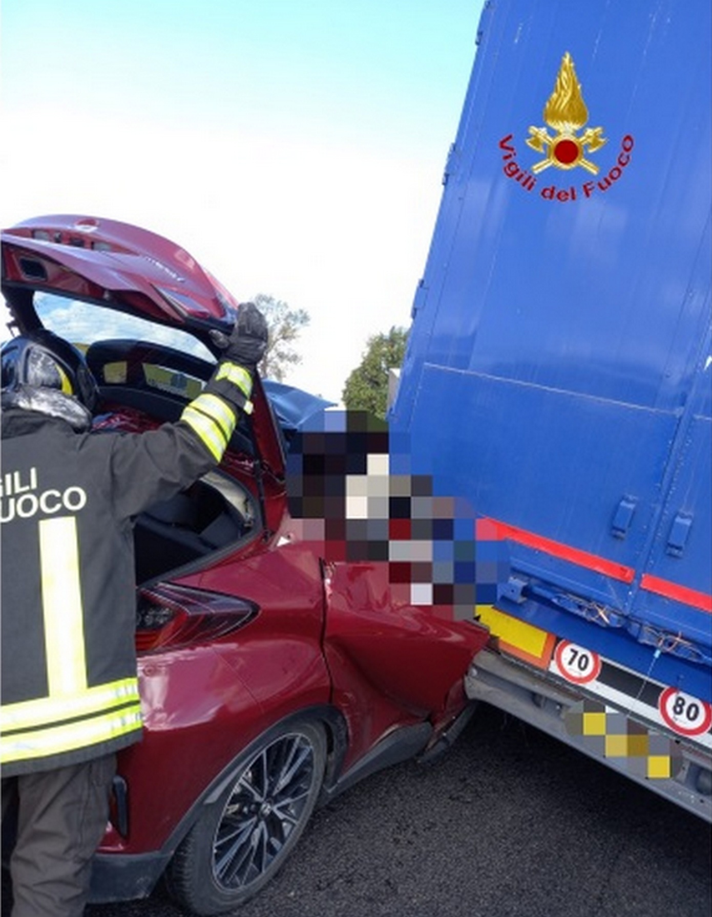 marcianise auto contro camion autostrada a1