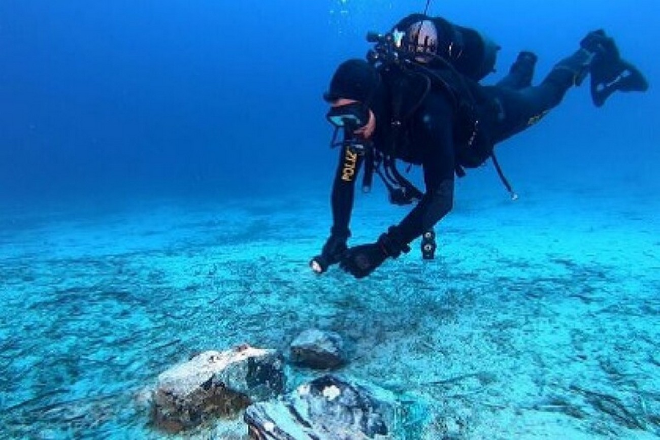 capri-reperti-storici-fotografati-mare-carabinieri