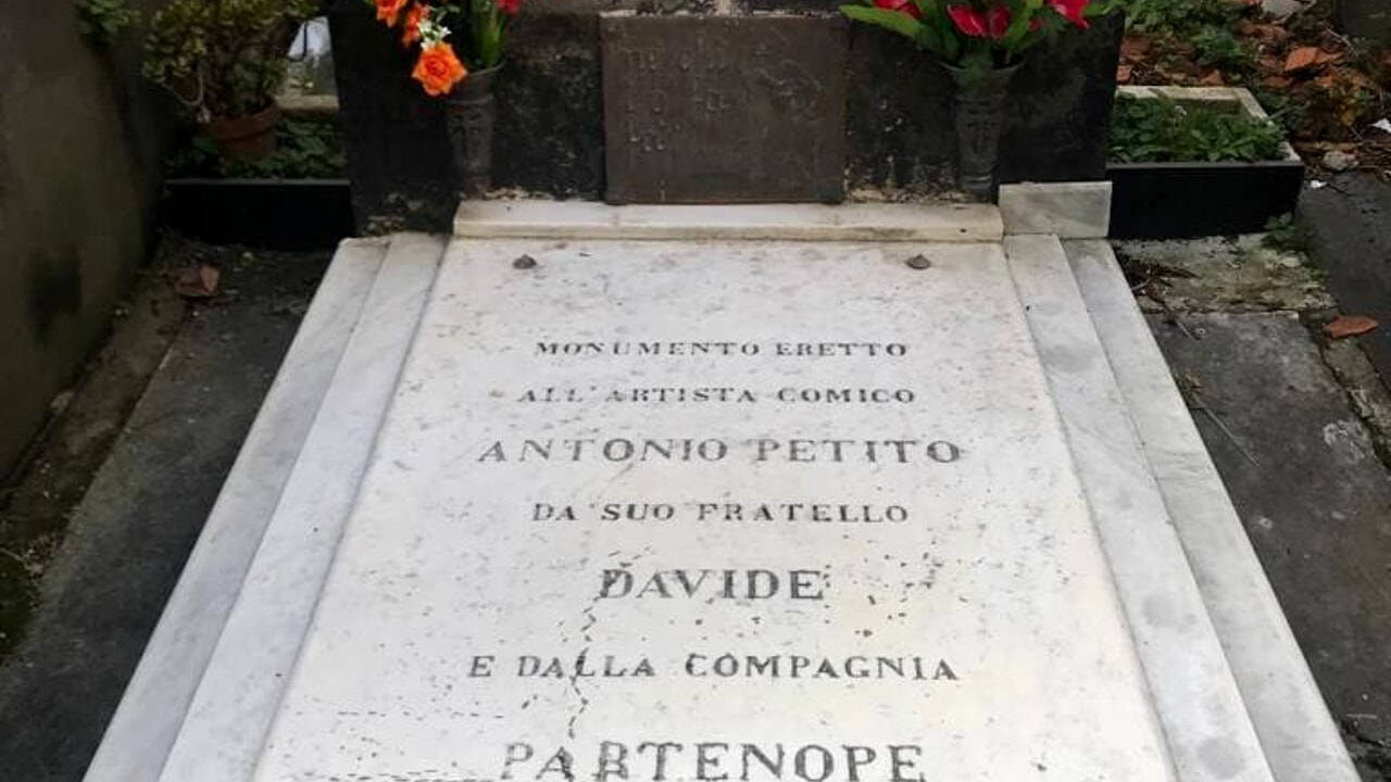 cimitero poggioreale trovata tomba pulcinella