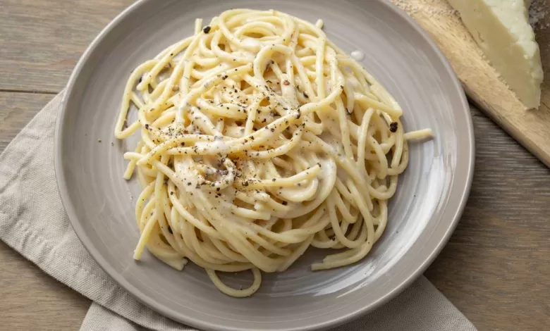 spaghetti cacio pepe ricetta