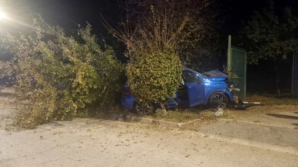 auto contro cancello caserta 11 ottobre