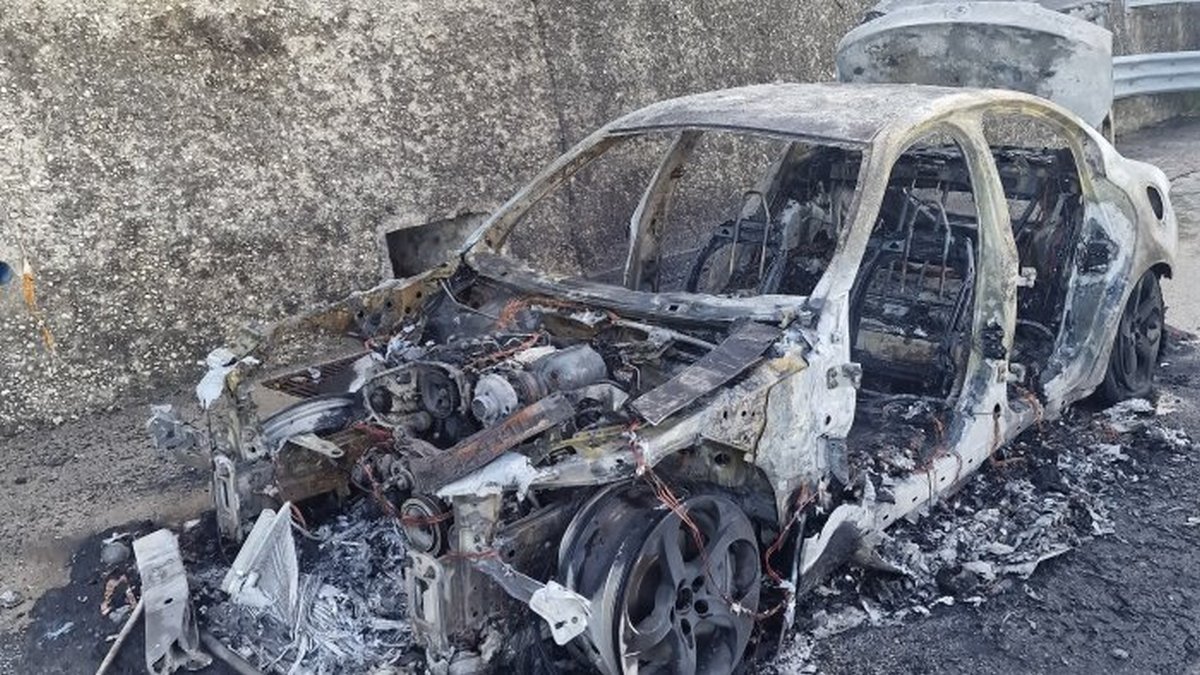 incendio auto autostrada a16 montemiletto