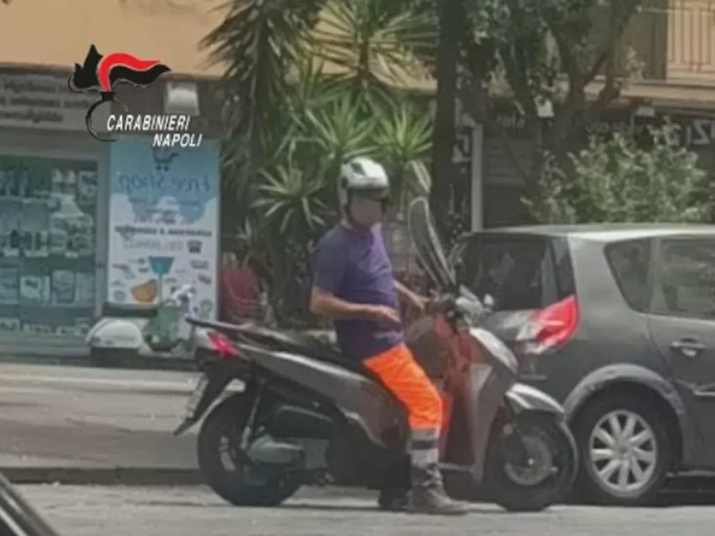 napoli operatore ecologico rider droga arrestato