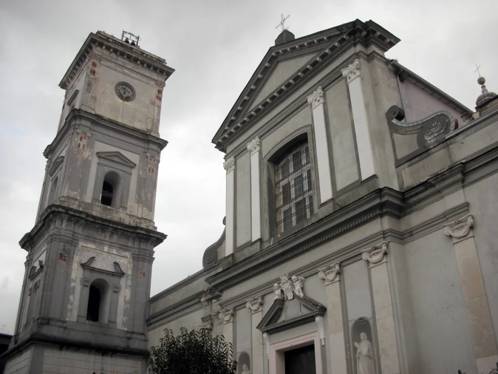 tentato furto chiesa napoli denuncia parroco