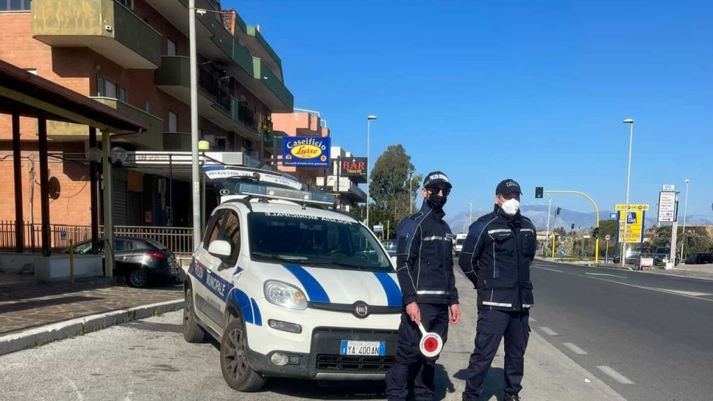 incidente domiziana bus auto 4 ottobre