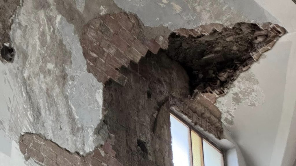 maltempo gricignano aversa crolla soffitto chiesa