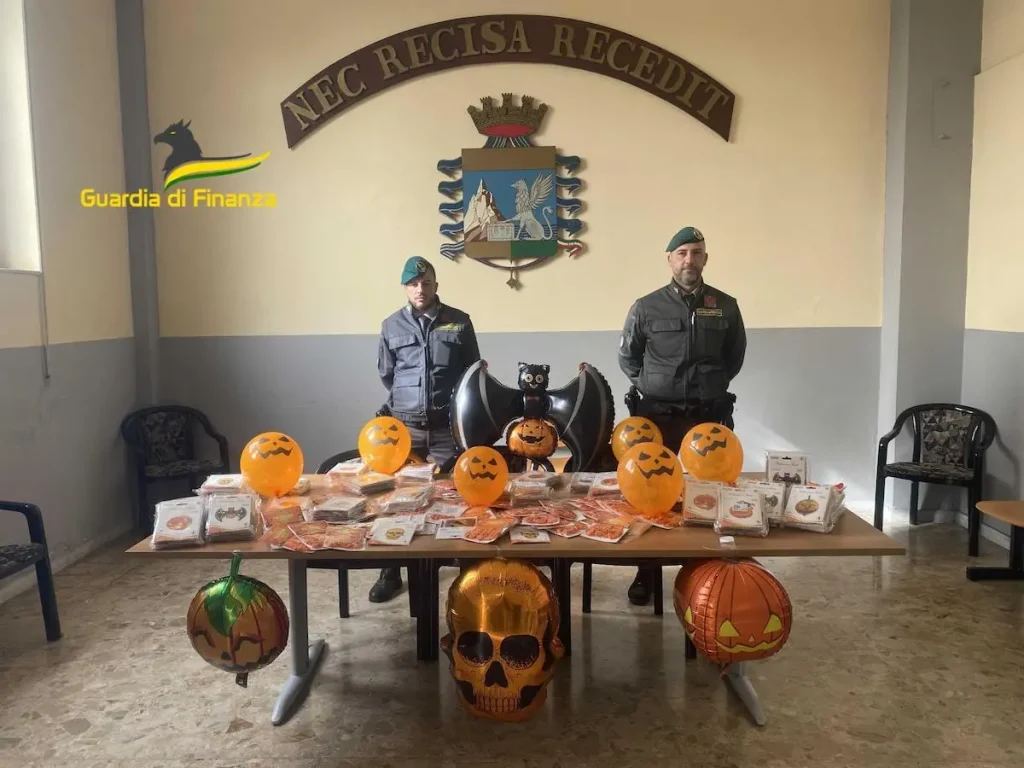 napoli sequestrati prodotti halloween denunce 2 novembre