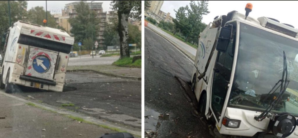 Scampia spazzatrice sprofonda voragine