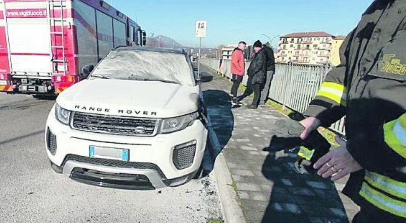 Fuoristrada incendiato Benevento