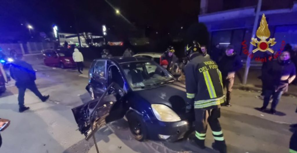 incidente auto avellino