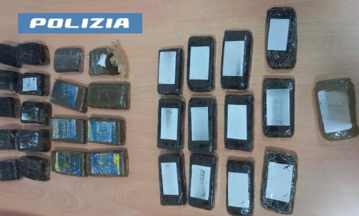 agnano hashish casa arrestato