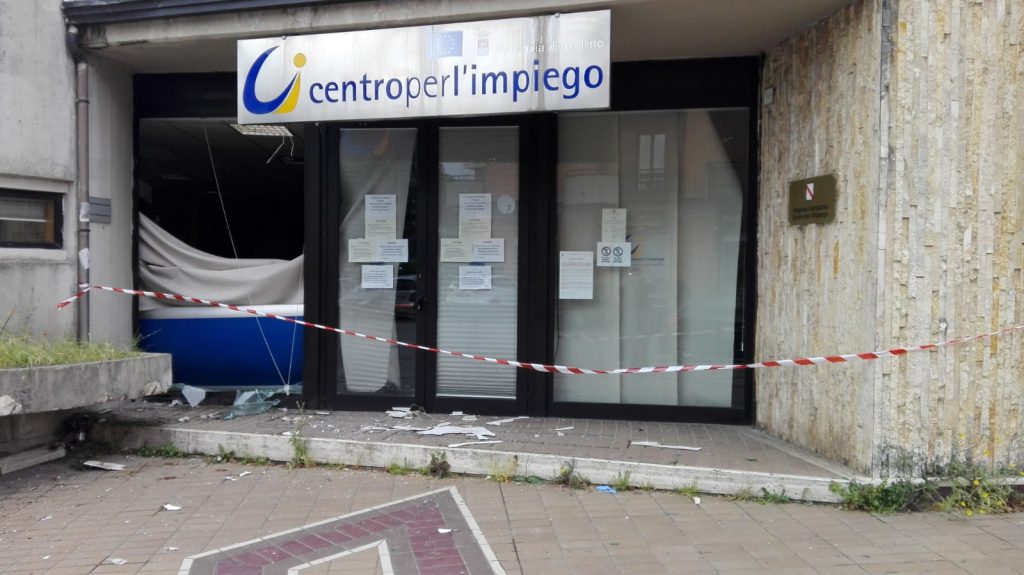 bomba centro impiego avellino condannato